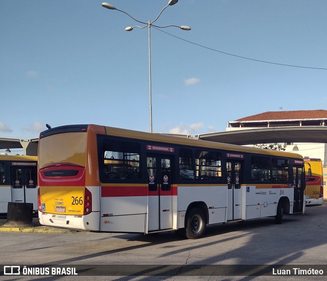 Empresa Metropolitana 266 na cidade de Recife, Pernambuco, Brasil, por Luan Timóteo. ID da foto: 10970195.