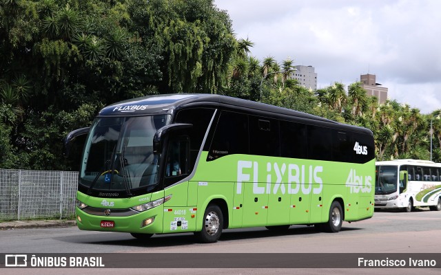 FlixBus Transporte e Tecnologia do Brasil 44018 na cidade de Curitiba, Paraná, Brasil, por Francisco Ivano. Número da foto: #10968786.