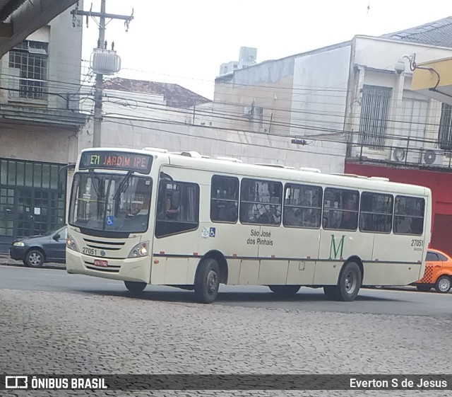 Viação Graciosa 27051 na cidade de Curitiba, Paraná, Brasil, por Everton S de Jesus. Número da foto: #10970565.