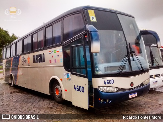 Star Tur Turismo 4600 na cidade de Fazenda Rio Grande, Paraná, Brasil, por Ricardo Fontes Moro. ID da foto: 10975570.