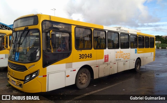 Plataforma Transportes 30948 na cidade de Salvador, Bahia, Brasil, por Gabriel Guimarães. Número da foto: #10973690.