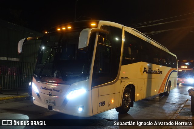 Pullman Bus 169 na cidade de Santiago, Santiago, Metropolitana de Santiago, Chile, por Sebastián Ignacio Alvarado Herrera. Número da foto: #10974578.