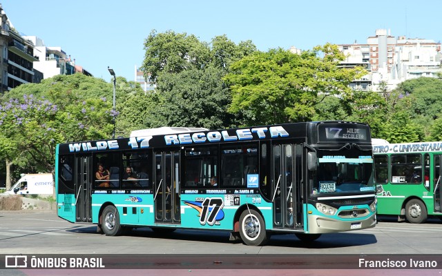 Línea 17 S.A. 210 na cidade de Ciudad Autónoma de Buenos Aires, Argentina, por Francisco Ivano. Número da foto: #10974665.