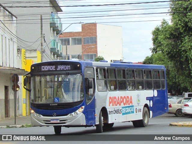 Santo André Transportes e Serviços 10 na cidade de Pirapora, Minas Gerais, Brasil, por Andrew Campos. ID da foto: 10977569.