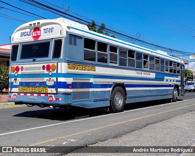 Autobuses sin identificación - Costa Rica 07 na cidade de Belén, Heredia, Costa Rica, por Andrés Martínez Rodríguez. ID da foto: 10976881.