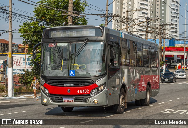 Allibus Transportes 4 5402 na cidade de São Paulo, São Paulo, Brasil, por Lucas Mendes. Número da foto: #10976977.
