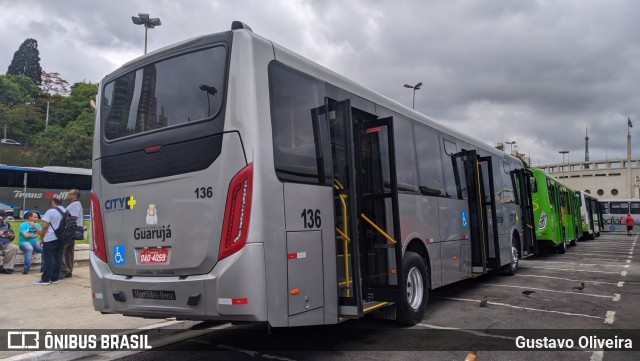 City Transporte Urbano Intermodal - Guarujá 136 na cidade de São Paulo, São Paulo, Brasil, por Gustavo Oliveira. ID da foto: 10976239.