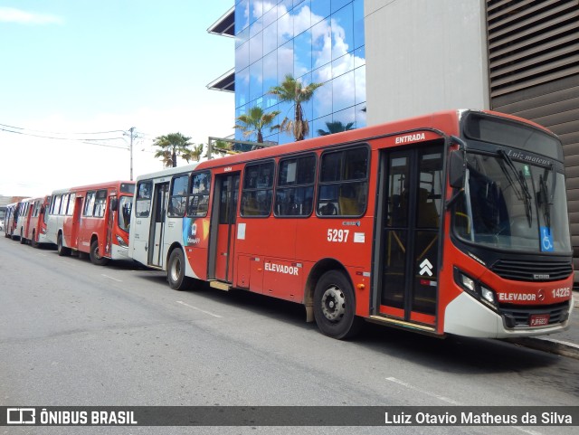 Expresso Unir 14225 na cidade de Belo Horizonte, Minas Gerais, Brasil, por Luiz Otavio Matheus da Silva. ID da foto: 10977029.