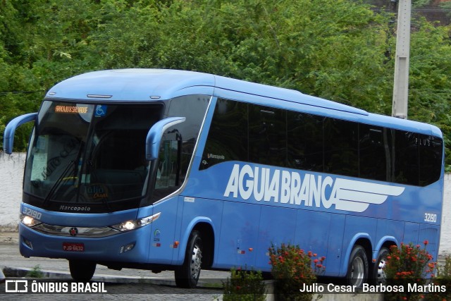 Viação Águia Branca 32190 na cidade de Aracaju, Sergipe, Brasil, por Julio Cesar  Barbosa Martins. Número da foto: #10979058.