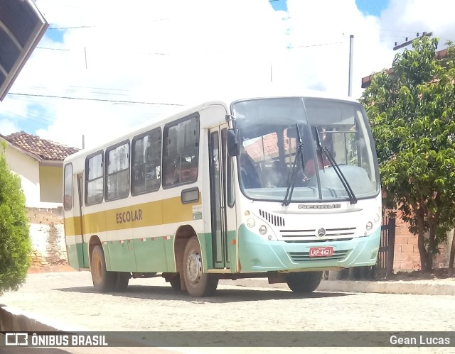 Transporte Matos 4421 na cidade de Ataléia, Minas Gerais, Brasil, por Gean Lucas. Número da foto: #10978831.