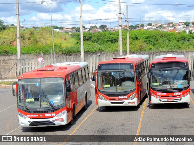 Expresso Luziense > Territorial Com. Part. e Empreendimentos 30679 na cidade de Belo Horizonte, Minas Gerais, Brasil, por Adão Raimundo Marcelino. ID da foto: 10986165.