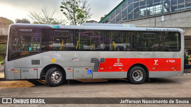 Pêssego Transportes 4 7829 na cidade de São Paulo, São Paulo, Brasil, por Jefferson Nascimento de Sousa. ID da foto: 10984922.