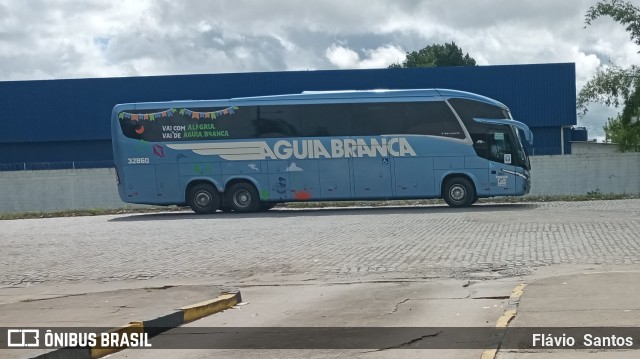 Viação Águia Branca 32860 na cidade de Cruz das Almas, Bahia, Brasil, por Flávio  Santos. Número da foto: #10990031.