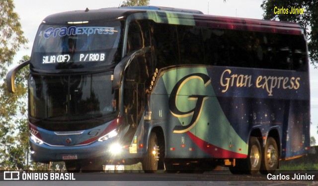 Gran Express 2217 na cidade de Cuiabá, Mato Grosso, Brasil, por Carlos Júnior. ID da foto: 10990776.