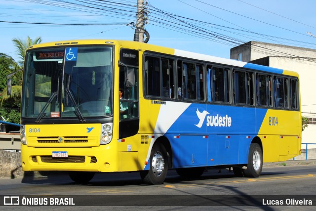 Viação Sudeste 8104 na cidade de Piúma, Espírito Santo, Brasil, por Lucas Oliveira. ID da foto: 10993450.