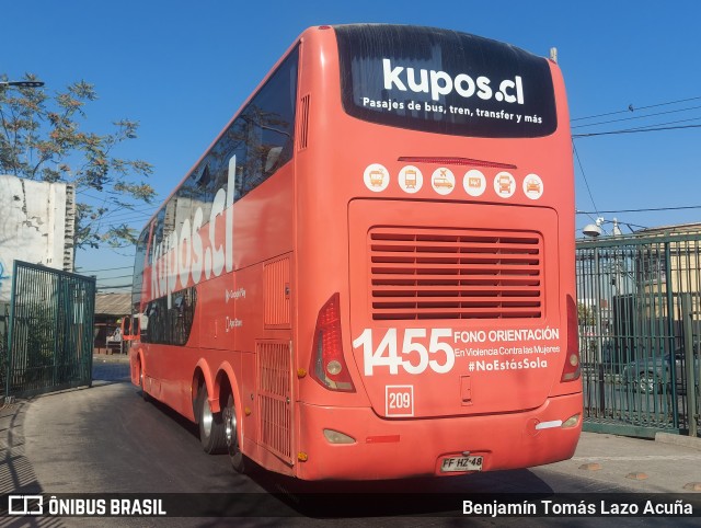 Expreso Norte 209 na cidade de Estación Central, Santiago, Metropolitana de Santiago, Chile, por Benjamín Tomás Lazo Acuña. Número da foto: #10996898.