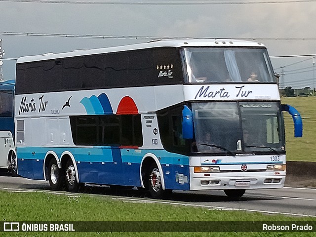 Marta Tur Turismo 1303 na cidade de São José dos Campos, São Paulo, Brasil, por Robson Prado. Número da foto: #10997923.