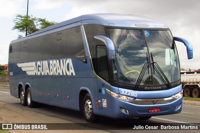 Viação Águia Branca 32280 na cidade de Aracaju, Sergipe, Brasil, por Julio Cesar  Barbosa Martins. Número da foto: #10997588.