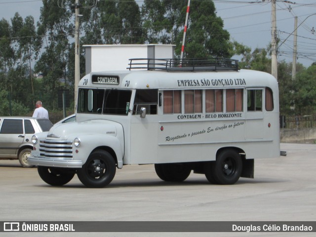 Empresa São Gonçalo 70 na cidade de Betim, Minas Gerais, Brasil, por Douglas Célio Brandao. ID da foto: 10998042.