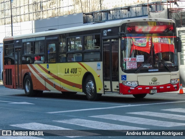 La 400 152 na cidade de Hospital, San José, San José, Costa Rica, por Andrés Martínez Rodríguez. Número da foto: #10921524.