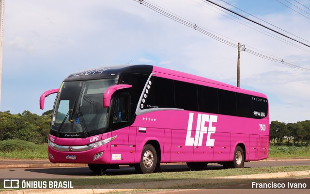 Life 7500 na cidade de Assis, São Paulo, Brasil, por Francisco Ivano. Número da foto: #10922302.