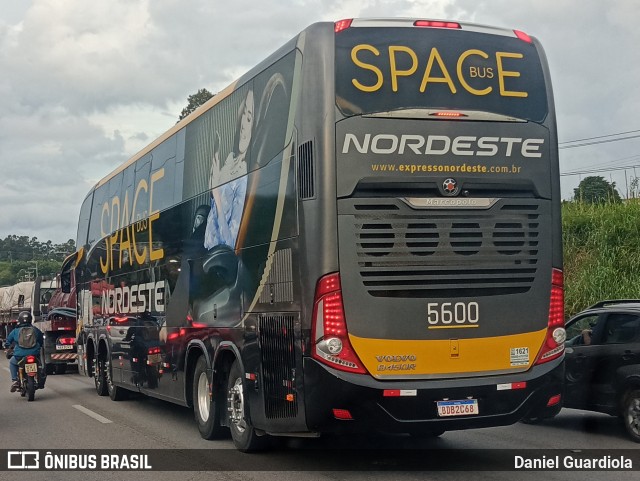 Expresso Nordeste 5600 na cidade de São José, Santa Catarina, Brasil, por Daniel Guardiola. Número da foto: #10923580.