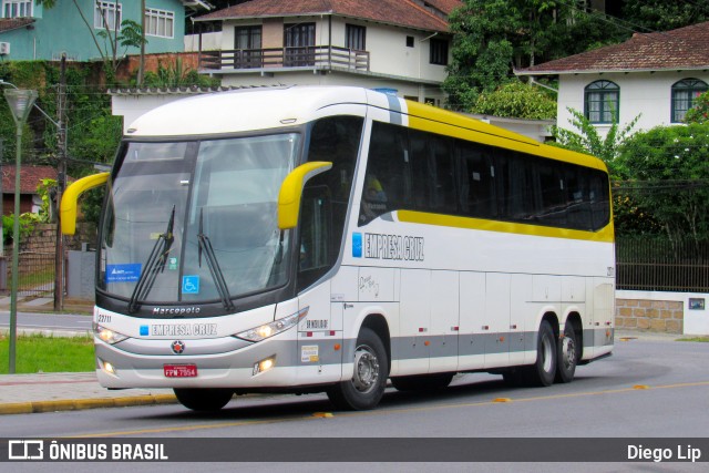 Empresa Cruz 22711 na cidade de Joinville, Santa Catarina, Brasil, por Diego Lip. ID da foto: 10925455.