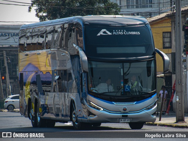 Buses Altas Cumbres SKBP39 na cidade de Estación Central, Santiago, Metropolitana de Santiago, Chile, por Rogelio Labra Silva. Número da foto: #10930512.
