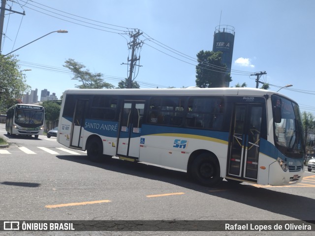 Viação Vaz 02 601 na cidade de Santo André, São Paulo, Brasil, por Rafael Lopes de Oliveira. Número da foto: #10933507.
