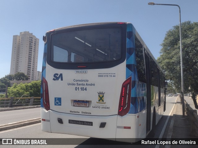 Viação Guaianazes 01 104 na cidade de Santo André, São Paulo, Brasil, por Rafael Lopes de Oliveira. Número da foto: #10931154.