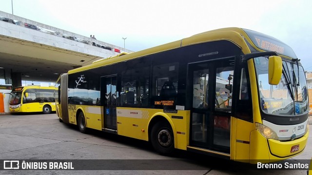 Viação Pioneira 226238 na cidade de Brasília, Distrito Federal, Brasil, por Brenno Santos. ID da foto: 10931253.