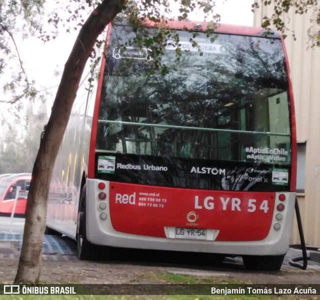 Redbus Urbano 767 na cidade de Huechuraba, Santiago, Metropolitana de Santiago, Chile, por Benjamín Tomás Lazo Acuña. Número da foto: #10930690.