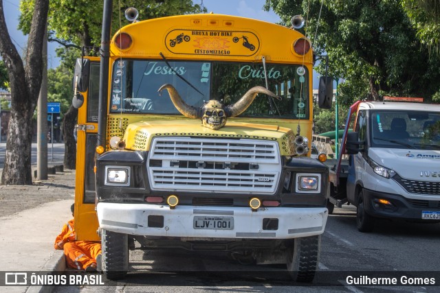 Ônibus Particulares 1001 na cidade de Rio de Janeiro, Rio de Janeiro, Brasil, por Guilherme Gomes. ID da foto: 10933042.