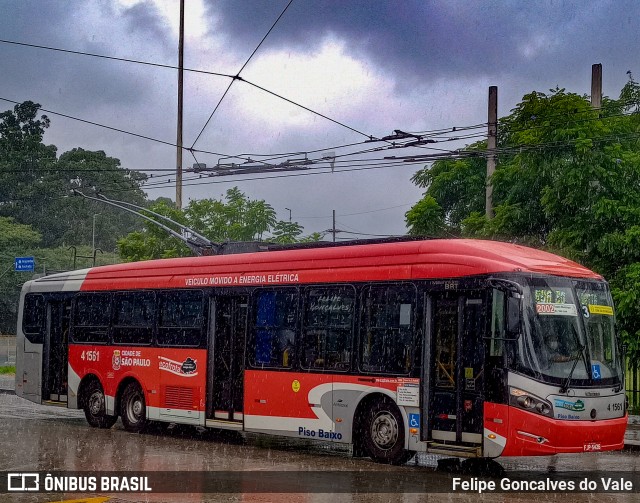 Himalaia Transportes > Ambiental Transportes Urbanos 4 1561 na cidade de São Paulo, São Paulo, Brasil, por Felipe Goncalves do Vale. ID da foto: 10931480.