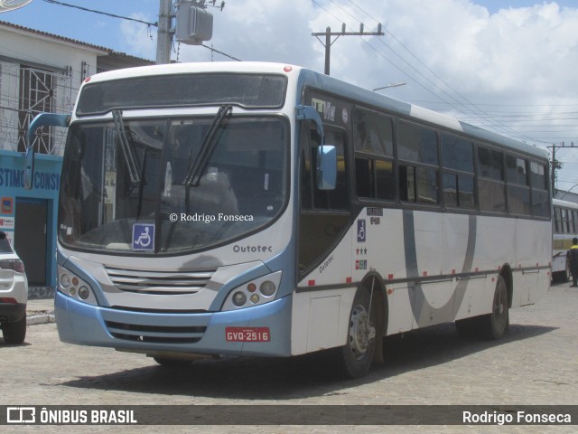 Ônibus Particulares 2516 na cidade de Penedo, Alagoas, Brasil, por Rodrigo Fonseca. Número da foto: #10933568.