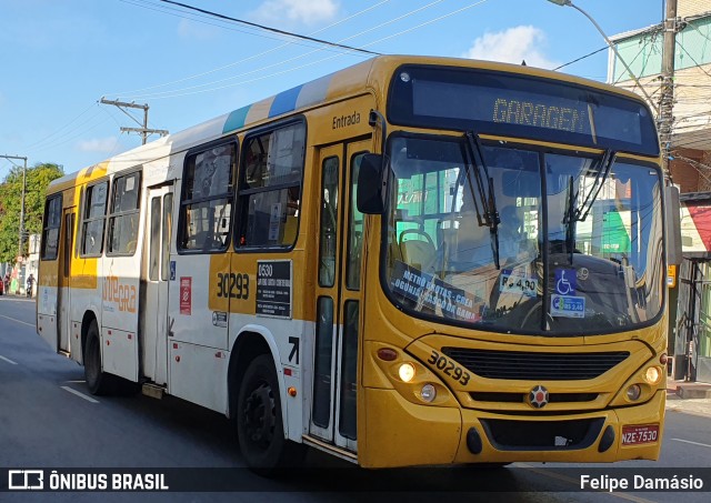 Plataforma Transportes 30293 na cidade de Salvador, Bahia, Brasil, por Felipe Damásio. ID da foto: 10936023.