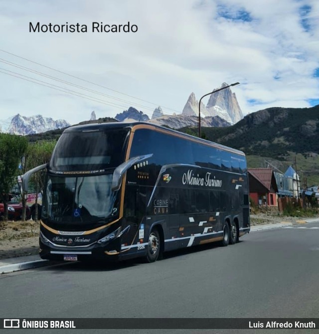 Mônica Turismo 2026 na cidade de El Chaltén, Lago Argentino, Santa Cruz, Argentina, por Luis Alfredo Knuth. Número da foto: #11000011.