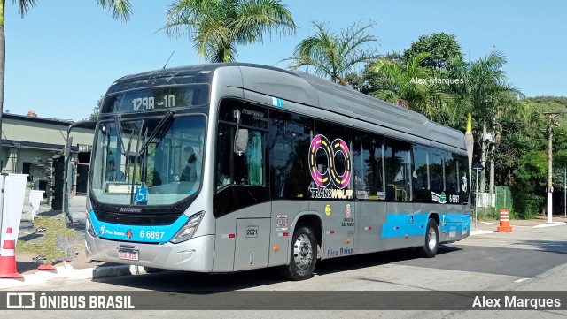 Transwolff Transportes e Turismo 6 6897 na cidade de São Paulo, São Paulo, Brasil, por Alex Marques. ID da foto: 11000156.