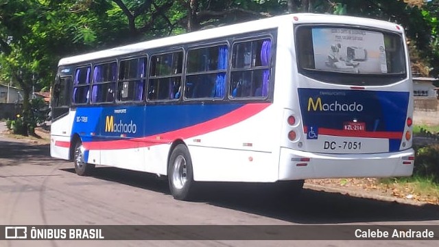 Transportes Machado DC 7.051 na cidade de Duque de Caxias, Rio de Janeiro, Brasil, por Calebe Andrade. Número da foto: #11027454.