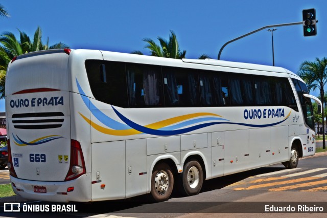 Viação Ouro e Prata 669 na cidade de Campo Grande, Mato Grosso do Sul, Brasil, por Eduardo Ribeiro. Número da foto: #11027508.
