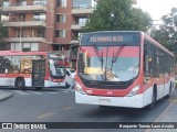 Buses Omega 6035 na cidade de Las Condes, Santiago, Metropolitana de Santiago, Chile, por Benjamín Tomás Lazo Acuña. Número da foto: #:id.