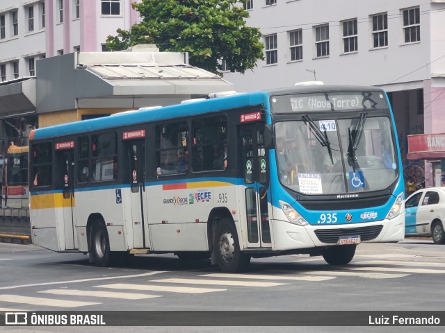 Empresa Pedrosa 935 na cidade de Recife, Pernambuco, Brasil, por Luiz Fernando. Número da foto: #11036656.