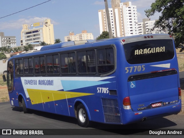 Expresso Araguari 57705 na cidade de Uberlândia, Minas Gerais, Brasil, por Douglas Andrez. ID da foto: 11040046.