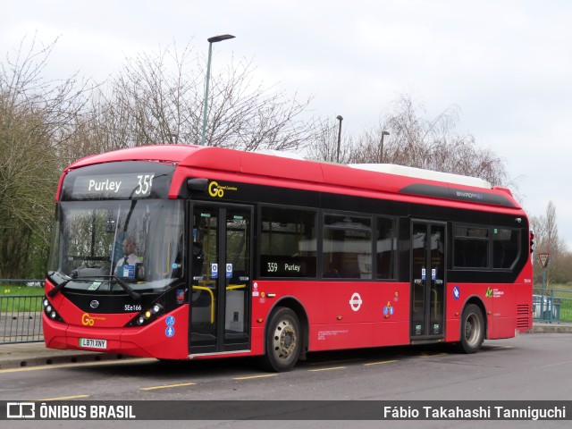 Metrobus SEE166 na cidade de Croydon, Greater London, Inglaterra, por Fábio Takahashi Tanniguchi. Número da foto: #11039701.