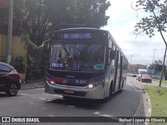 Empresa de Ônibus Vila Galvão 30.564 na cidade de Guarulhos, São Paulo, Brasil, por Rafael Lopes de Oliveira. Número da foto: #11044564.