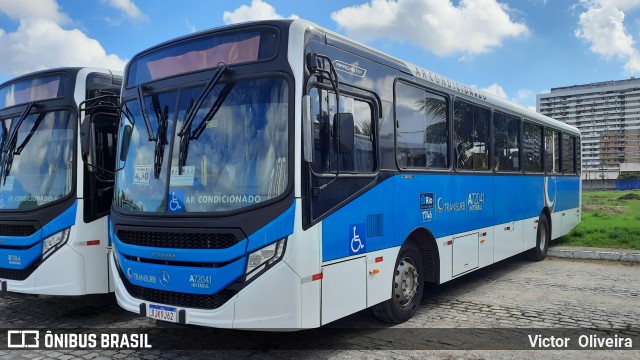 Transurb A72041 na cidade de Rio de Janeiro, Rio de Janeiro, Brasil, por Victor  Oliveira. Número da foto: #11045575.