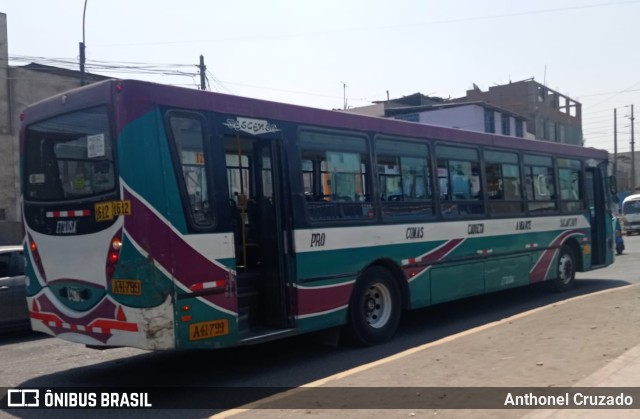 Empresa de Transportes Santa Luzmila S.A. - ETSLUSA 16 na cidade de Comas, Lima, Lima Metropolitana, Peru, por Anthonel Cruzado. ID da foto: 11043822.