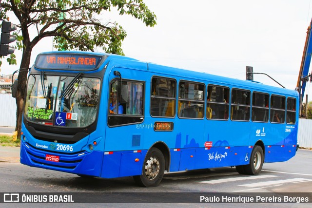 Viação Globo 20696 na cidade de Belo Horizonte, Minas Gerais, Brasil, por Paulo Henrique Pereira Borges. Número da foto: #11045735.