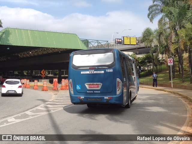 Coopertransguaru 1680 na cidade de Guarulhos, São Paulo, Brasil, por Rafael Lopes de Oliveira. Número da foto: #11003361.