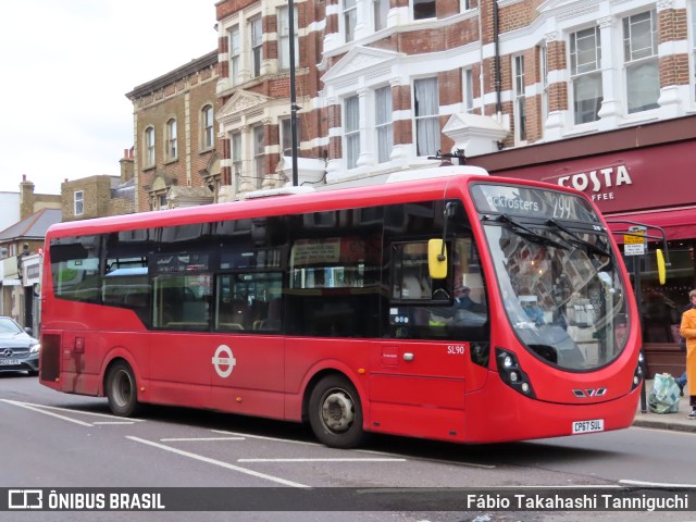 Sullivan Bus & Coach SL90 na cidade de London, Greater London, Inglaterra, por Fábio Takahashi Tanniguchi. Número da foto: #11005114.